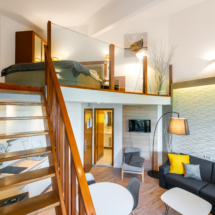 Two-level studio with patio and sea view (6)